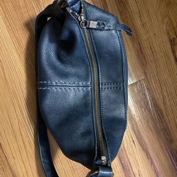 The Sak Leather Shoulder Bag - Picture 13 of 15